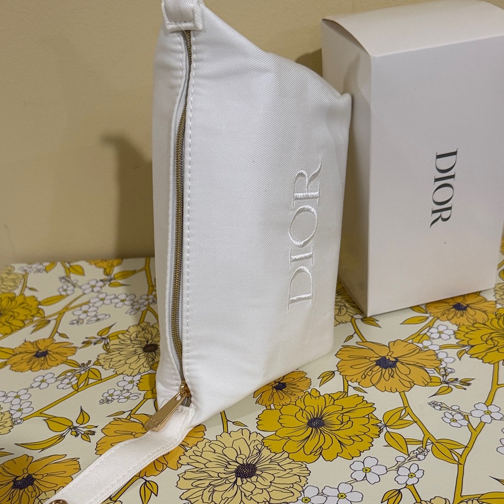 Dior Elegant White Cosmetic Case Dior mini Handbag Dior Clutch Gift ready Dior - Picture 3 of 12